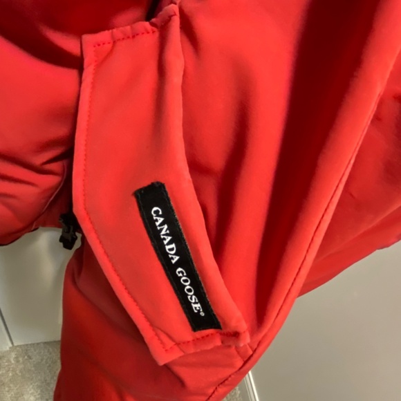 Canada Goose Red Ski & Snow Jacket - Picture 10 of 16
